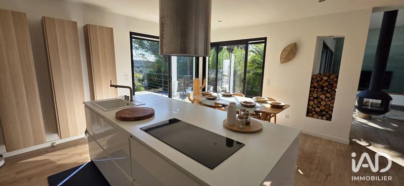 Maison - 180 m² - 5 pièces