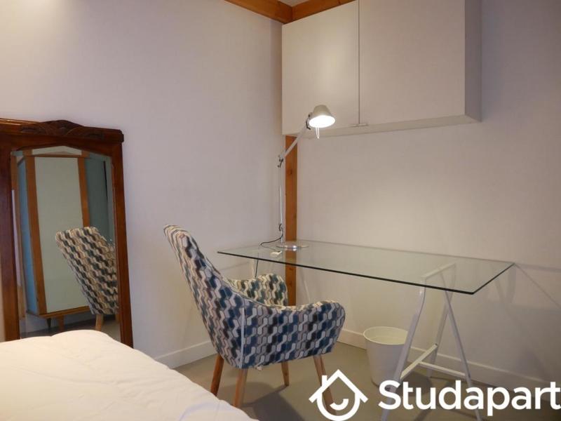 Chambre - 11 m² - 1 pièce