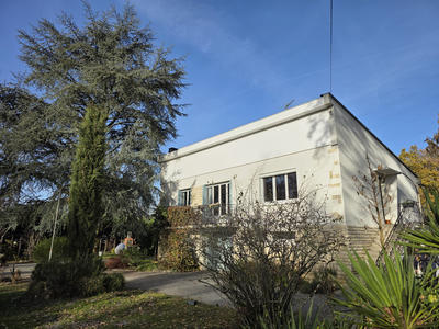 Maison - 110 m² - 9 pièces