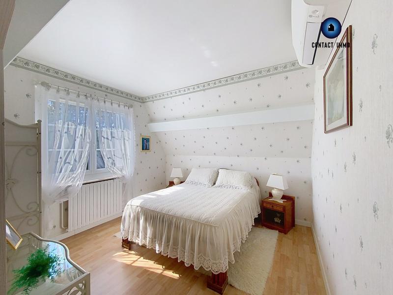 Maison traditionnelle - 200 m² - 7 pièces