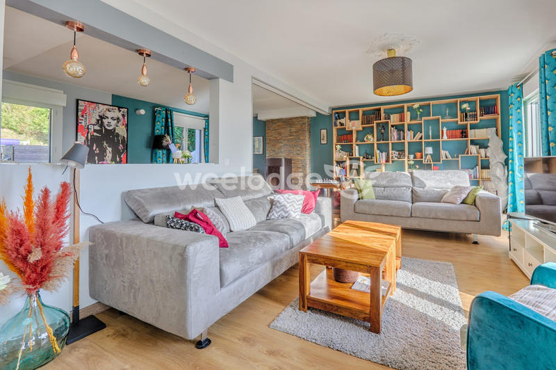 Maison - 213 m² - 6 pièces