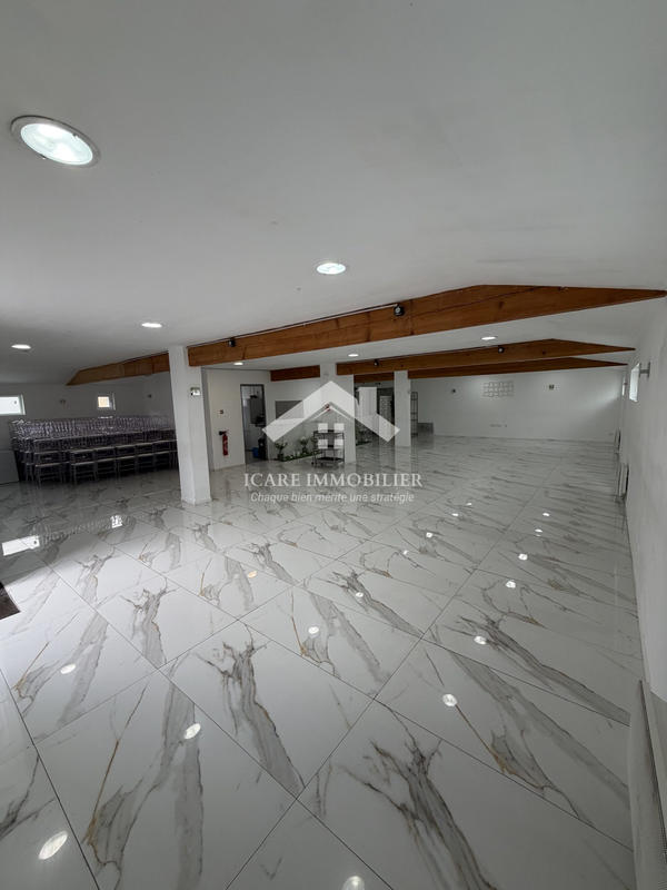 Local d'activités - 162 m² - 5 pièces