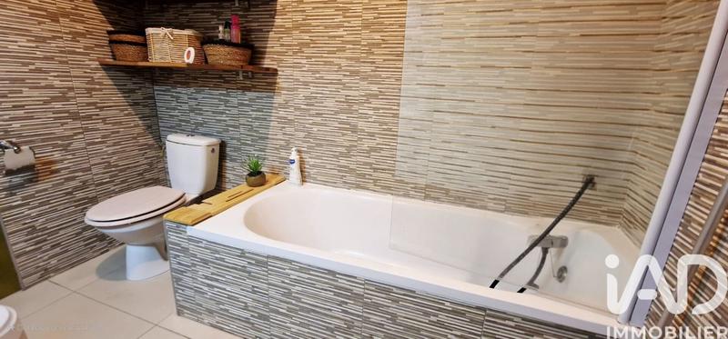 Maison - 223 m² - 9 pièces