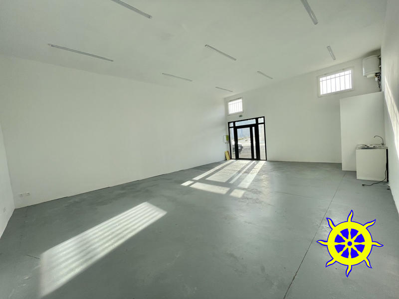 Local commercial - 90 m² - 1 pièce