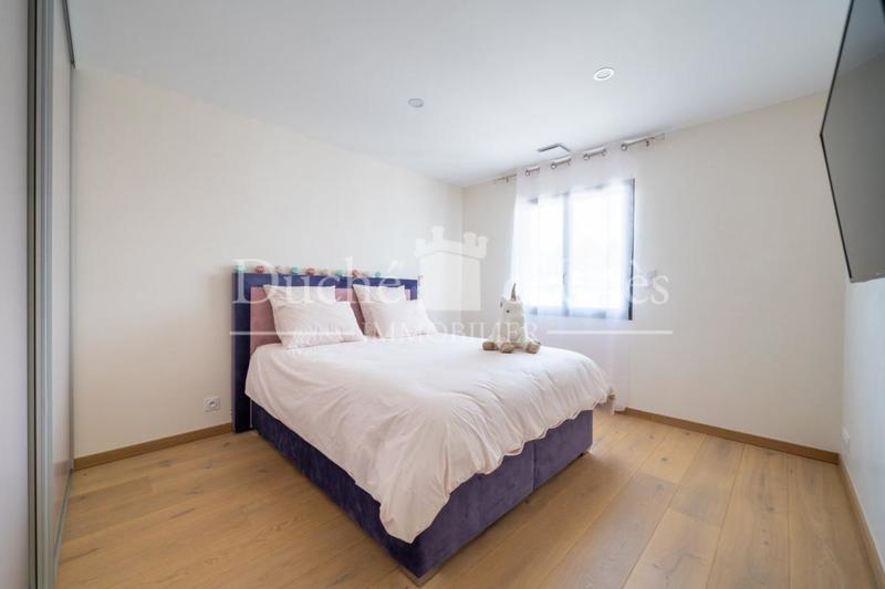 Villa - 300 m² - 9 pièces