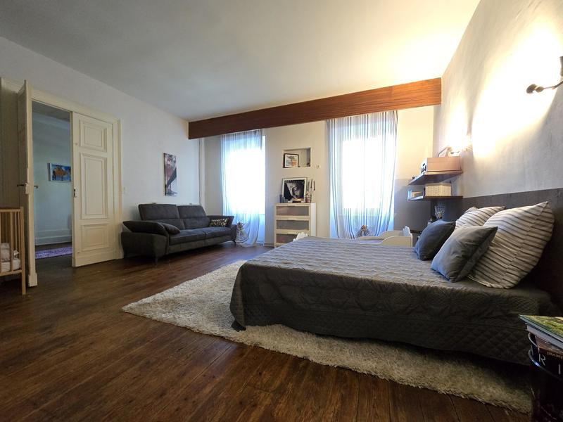 Villa - 330 m² - 8 pièces