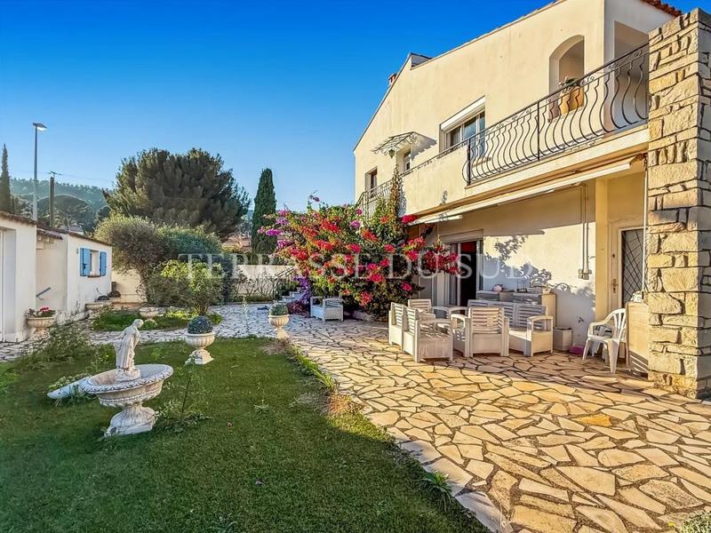 Maison - 192 m² - 7 pièces