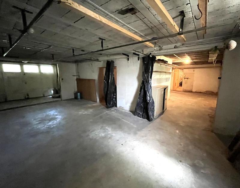 Maison - 250 m² - 8 pièces