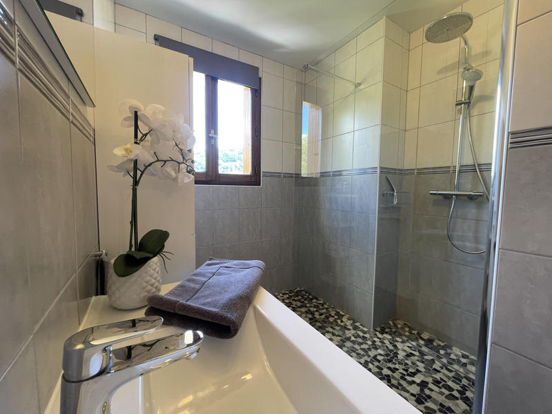 Maison - 210 m² - 7 pièces