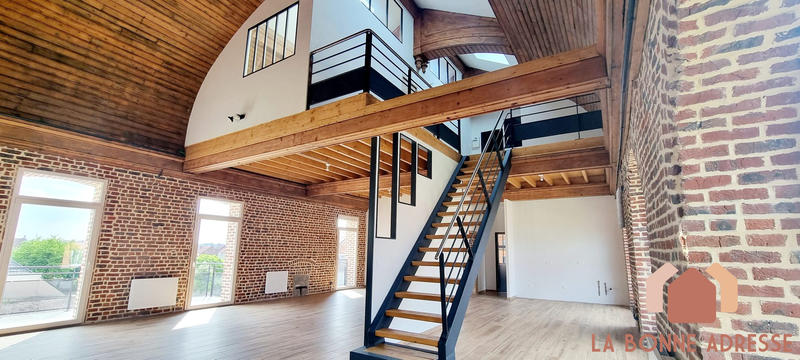 Loft - 185 m² - 4 pièces