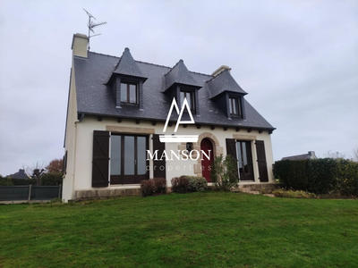Maison - 99 m² - 6 pièces