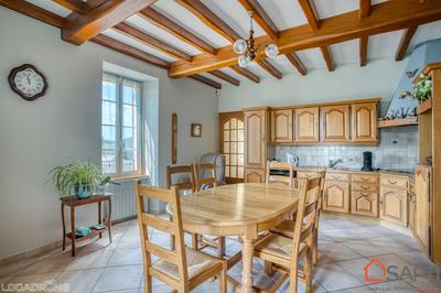 Maison - 180 m² - 5 pièces