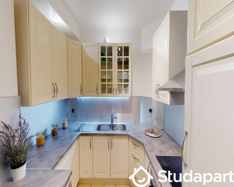 Chambre - 120 m² - 1 pièce