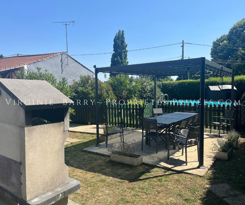 Maison - 252 m² - 11 pièces