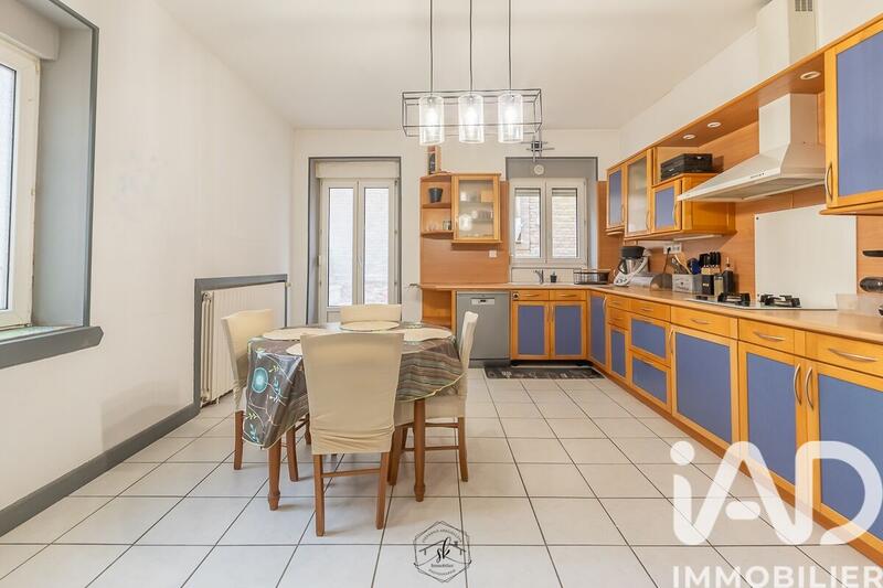 Appartement - 180 m² - 6 pièces