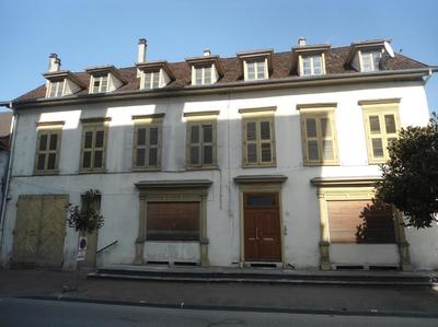 Propriété - 305 m² - 13 pièces