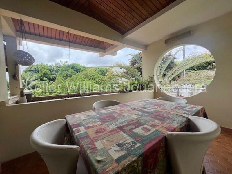 Villa - 179 m² - 9 pièces