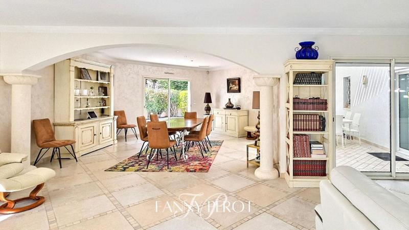 Villa - 194 m² - 6 pièces