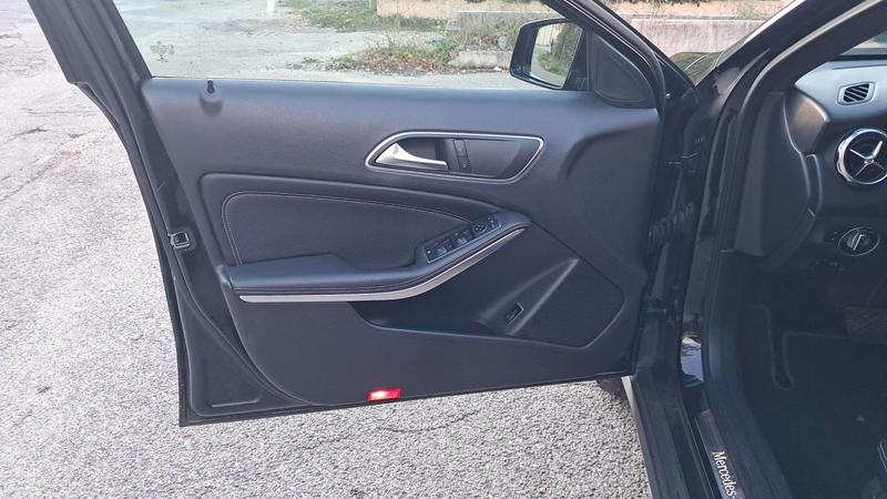 Mercedes Classe Gla 200 CDi 136 7g-Dct Amg Line - Automatique Toit ouvrant