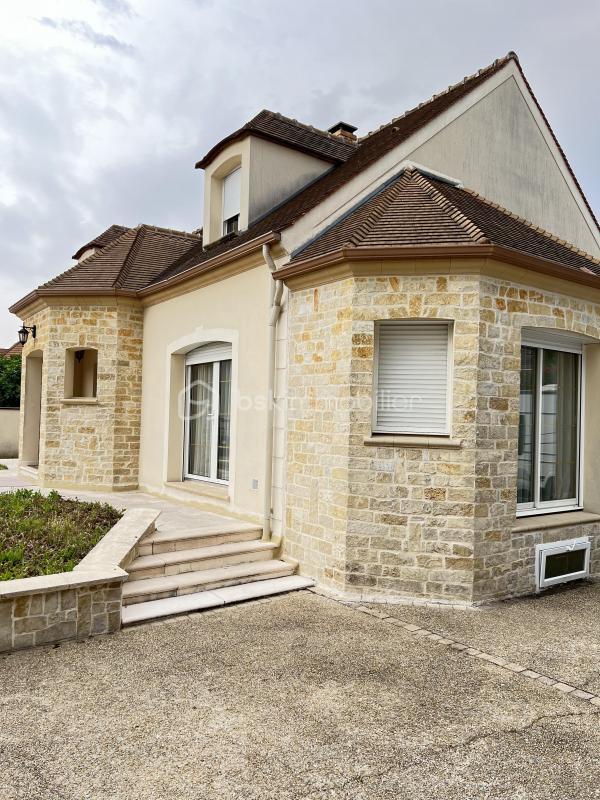 Maison - 155 m² - 6 pièces