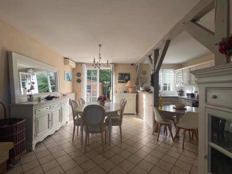 Maison - 130 m² - 7 pièces