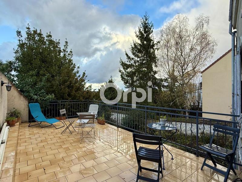 Maison - 96 m² - 5 pièces