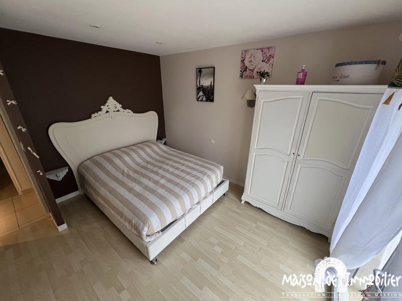 Maison - 321 m² - 10 pièces