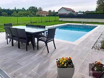 Maison - 200 m² - 9 pièces