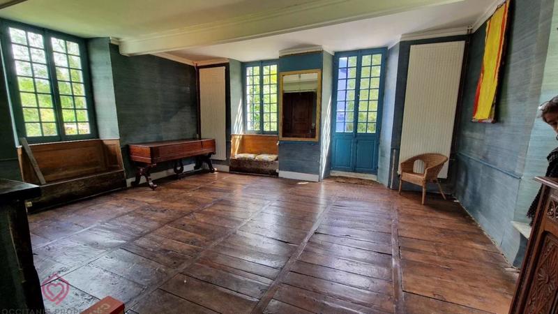 Propriété - 300 m² - 8 pièces