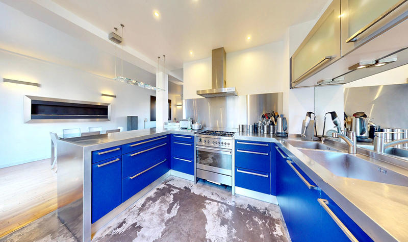 Maison - 202 m² - 8 pièces