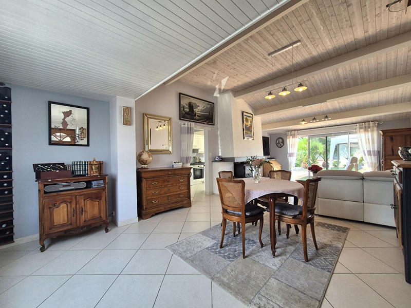 Maison - 185 m² - 8 pièces