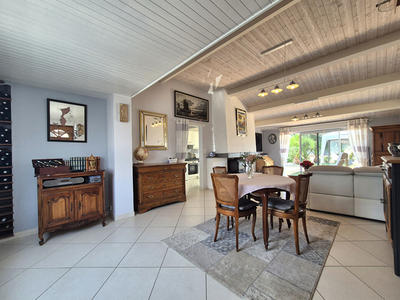 Maison - 185 m² - 8 pièces