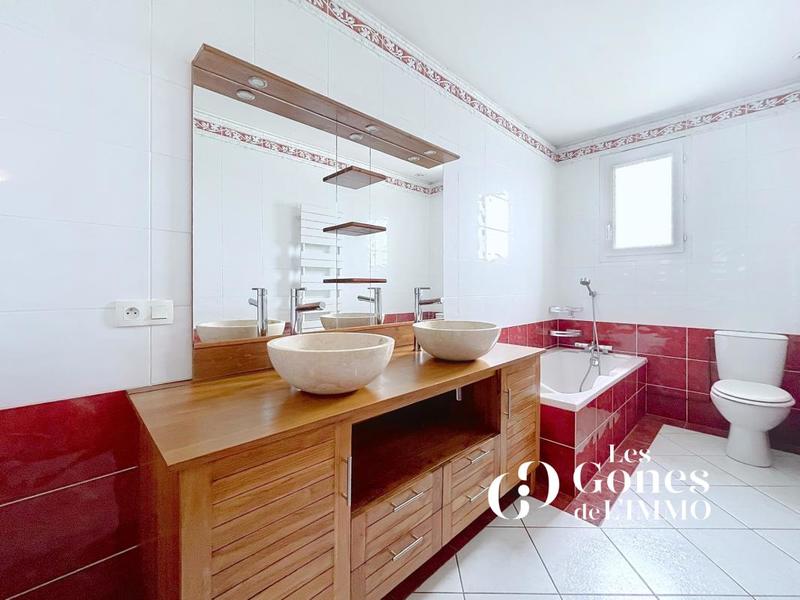 Maison - 140 m² - 6 pièces