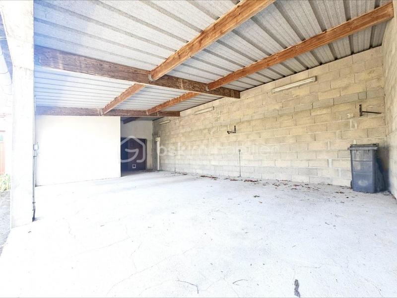 Maison traditionnelle - 196 m² - 5 pièces