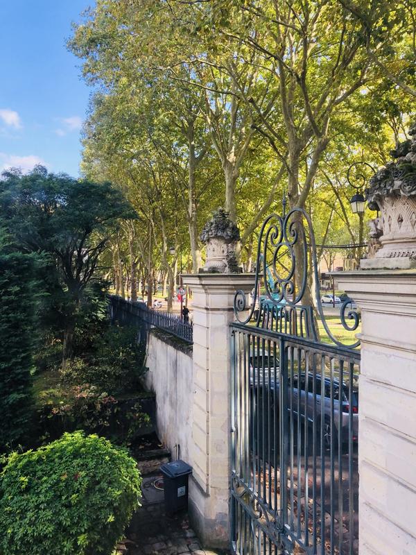 Maison - 876 m² - 20 pièces