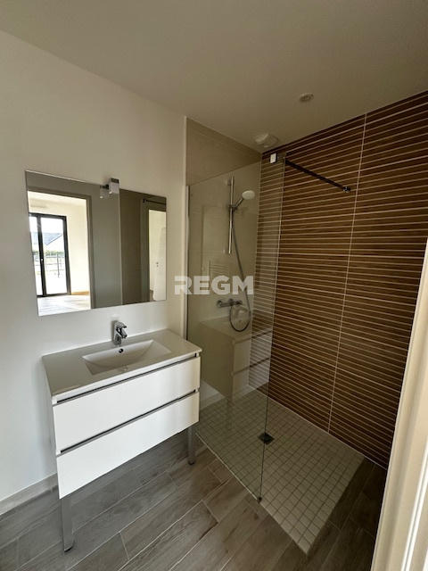 Maison - 104 m² - 6 pièces