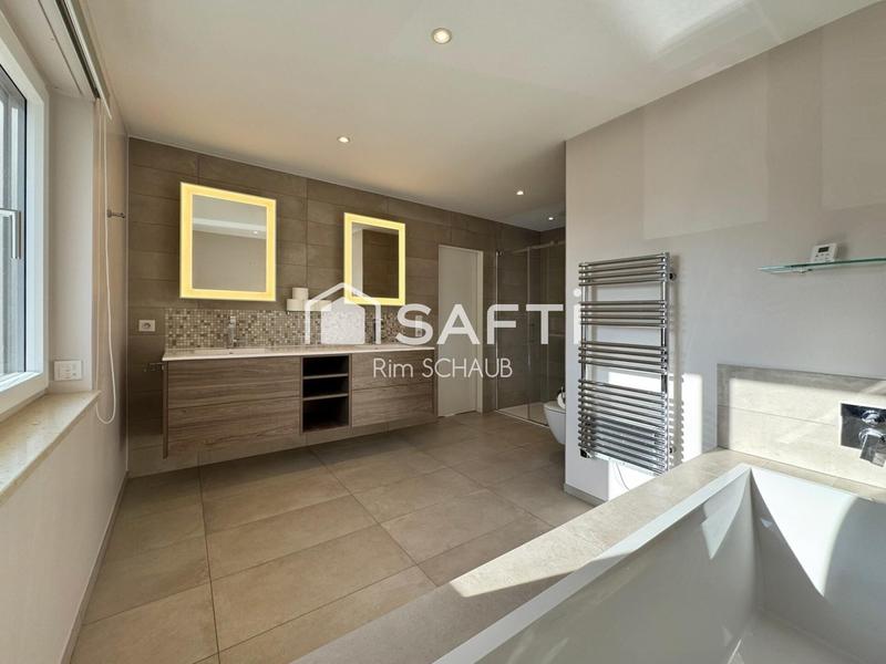 Maison - 218 m² - 6 pièces