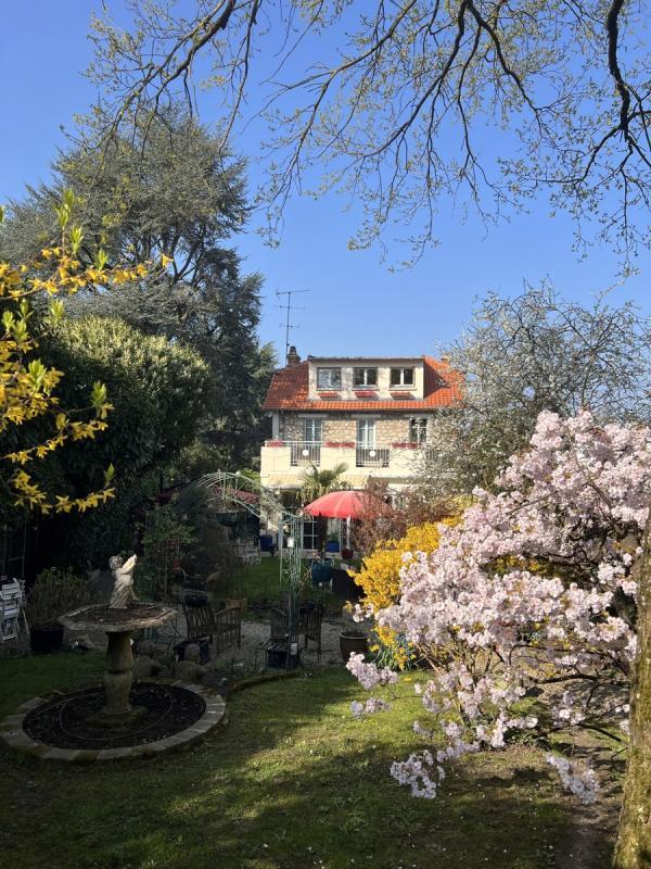 Maison - 210 m² - 7 pièces