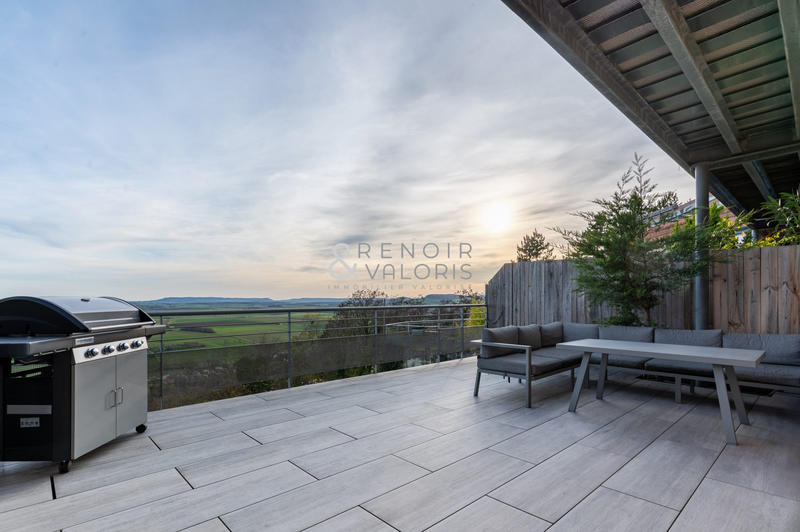 Maison - 223 m² - 6 pièces