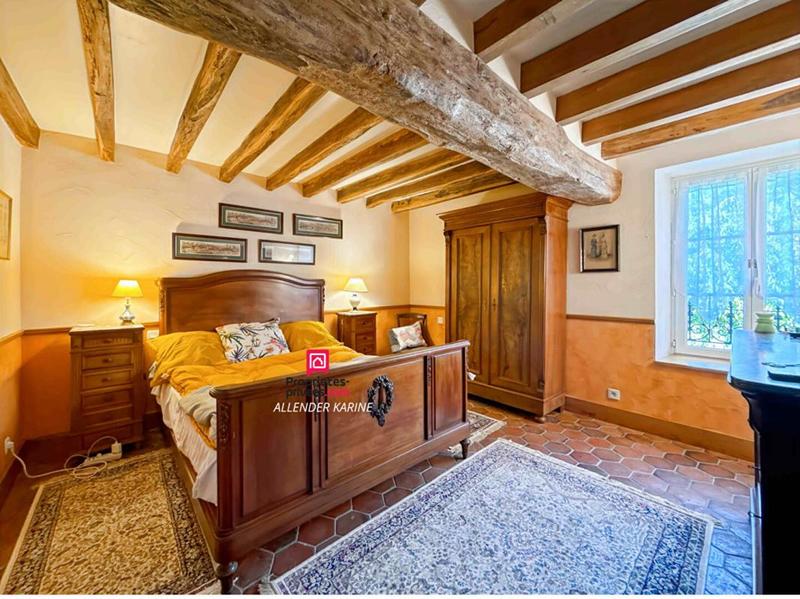 Maison - 258 m² - 6 pièces