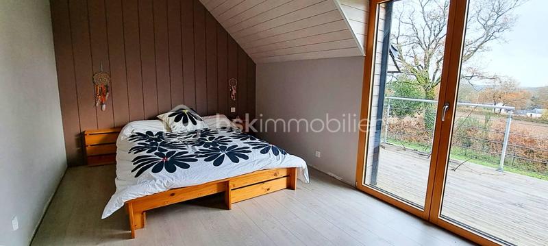 Maison - 168 m² - 8 pièces