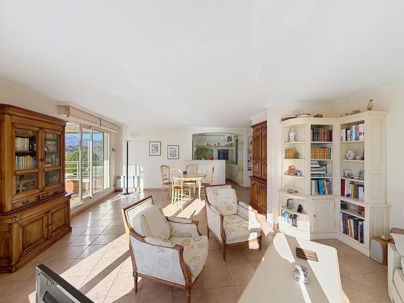 Appartement - 82 m² - 3 pièces