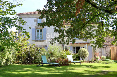 Maison - 221 m² - 5 pièces