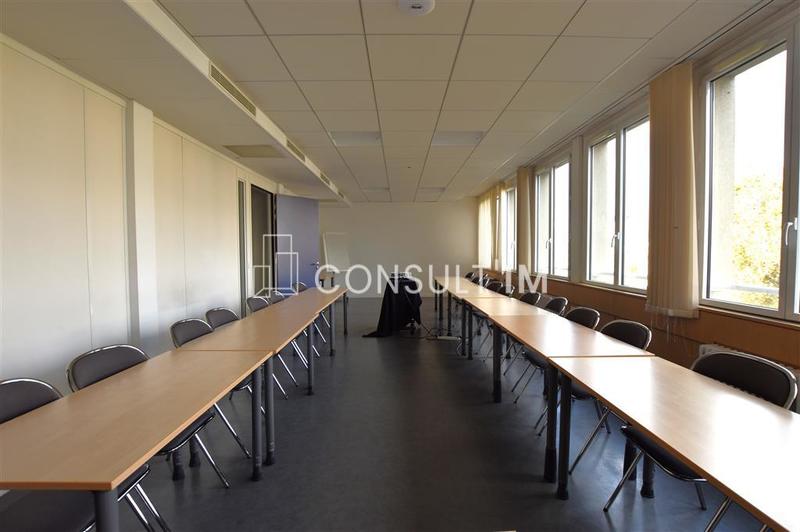 Bureau - 567 m²