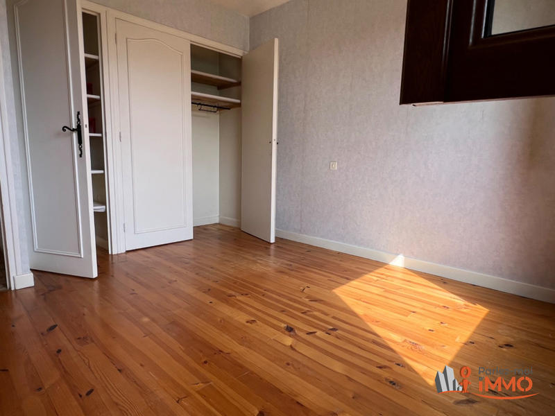 Maison - 110 m² - 9 pièces