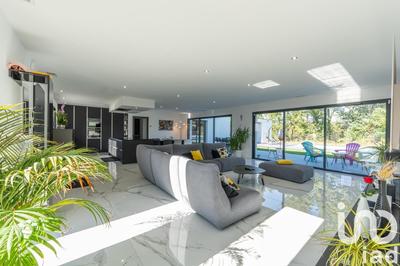 Maison - 184 m² - 6 pièces