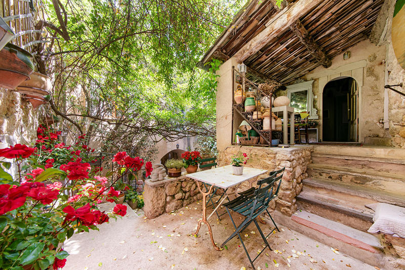 Maison - 456 m² - 14 pièces