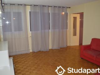 Chambre - 9 m² - 1 pièce