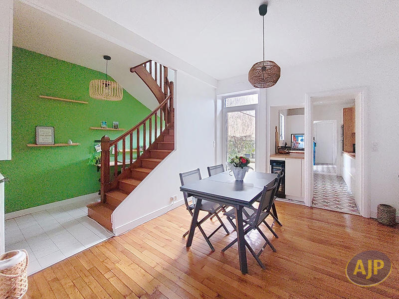 Maison - 90 m² - 4 pièces