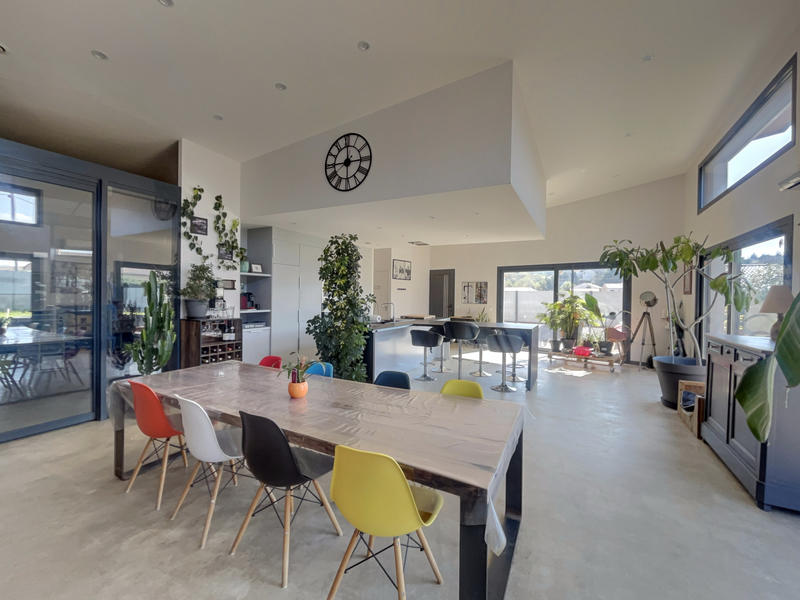 Maison - 179 m² - 6 pièces